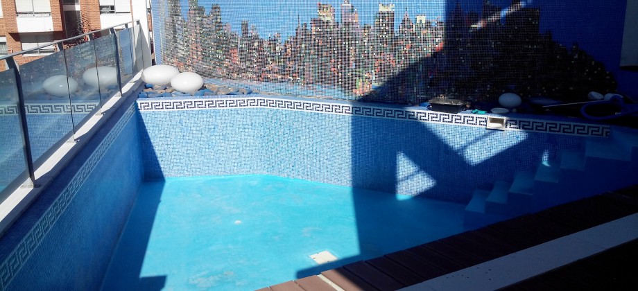 Exclusiva casa con varias terrazas y piscina