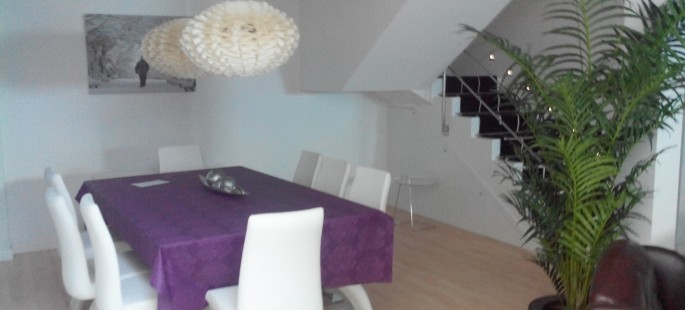 Exclusiva casa con varias terrazas y piscina