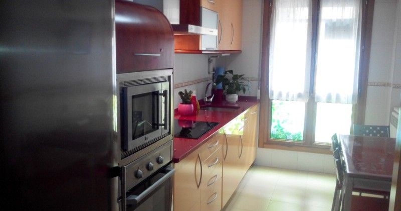 Piso bien amueblado, decorado y seminuevo