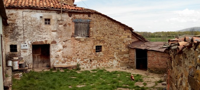 Rebollar, finca de 1200 metros, con casa para reformar