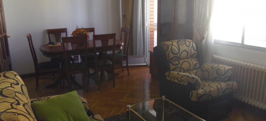 Piso con mucha luz, comodo y muy completo