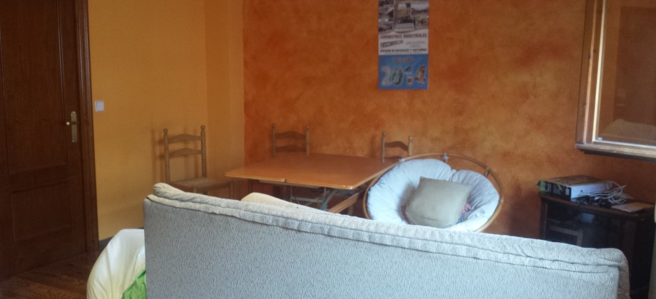 Piso en pleno centro y salón con altillo