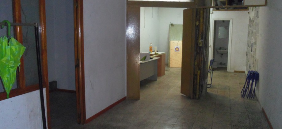 Local en calle alberca de unos 45 metros utiles