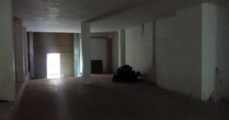 Local de 115 m2, con vado y facil acceso