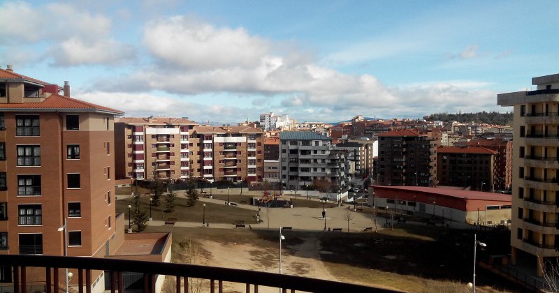 U-25, Piso de 8 años de antigüedad