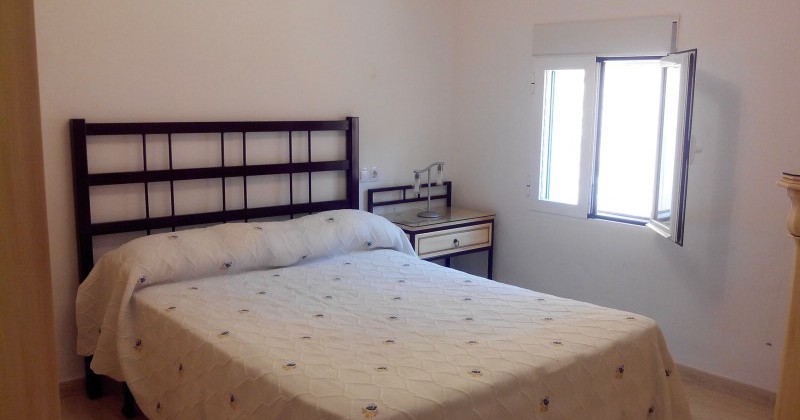 Casa en Arcos de Jalón, con parcela de 200 m2.