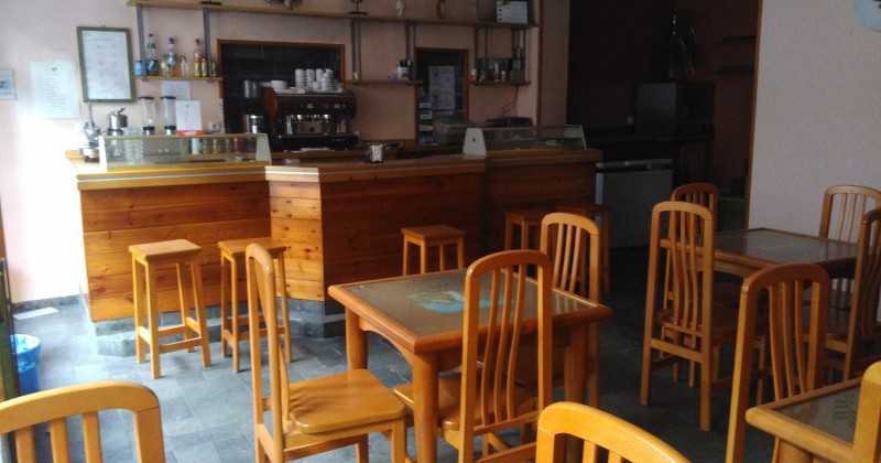 Local de 50 metros actualmente destinado a bar