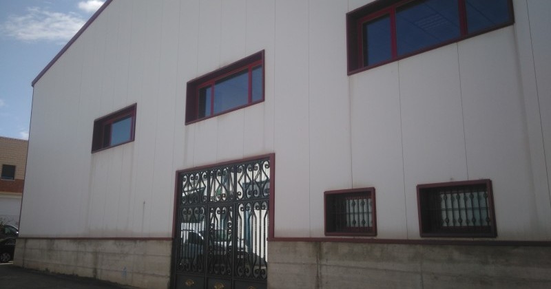 Nave 2500 m2 en polígono industrial Las Casas