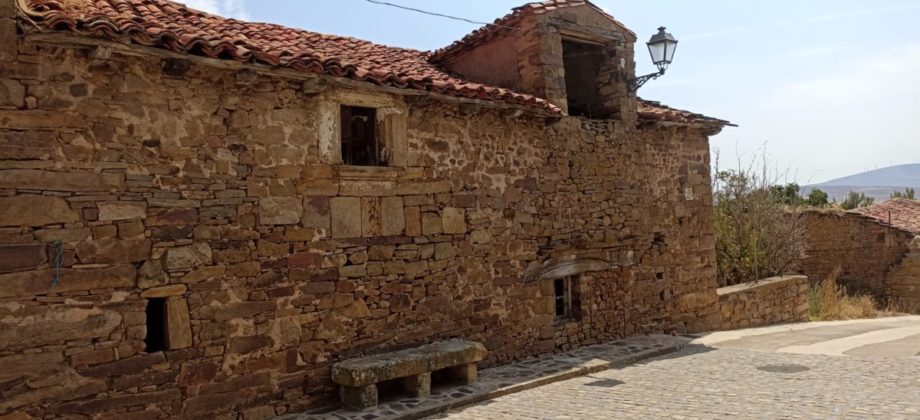 Con casi 300 m2 de parcela y casa para rehabilitar
