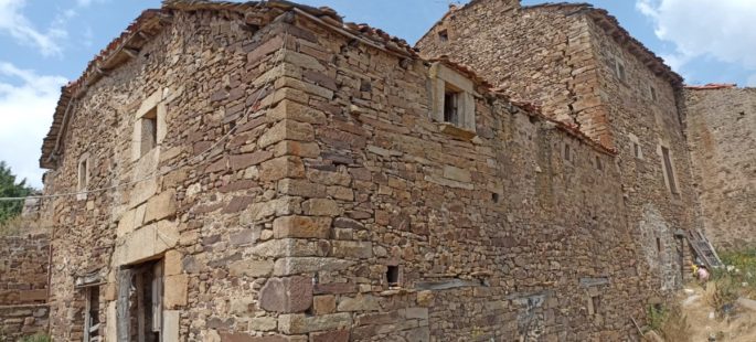 Con casi 300 m2 de parcela y casa para rehabilitar
