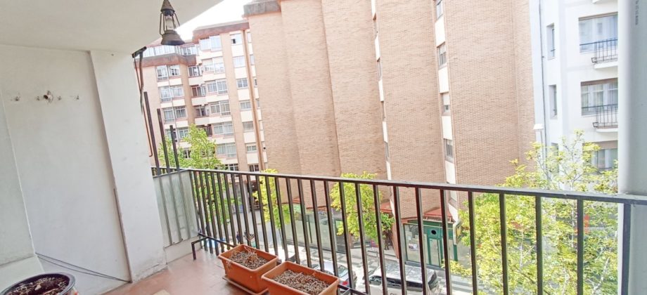 Un esquinazo con orientación sur-oeste y céntrico