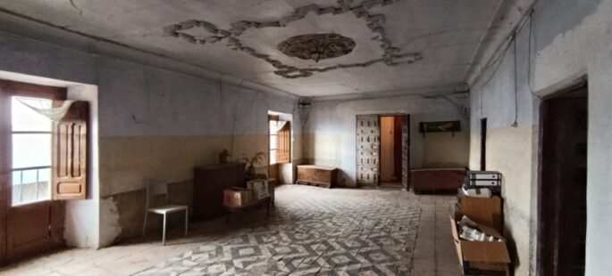 Gran casona para rehabilitar en Cortos