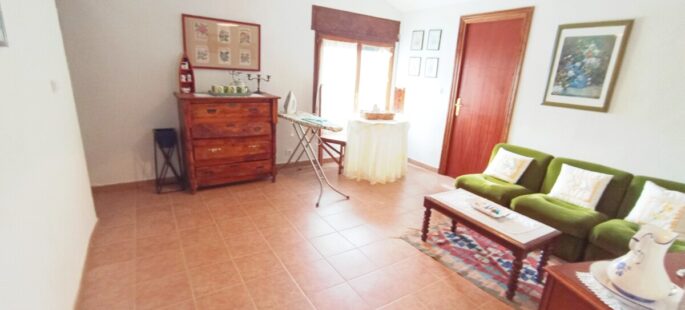 Hermosa casa con tremendo jardín en Rollamienta
