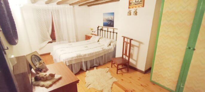Hermosa casa con tremendo jardín en Rollamienta
