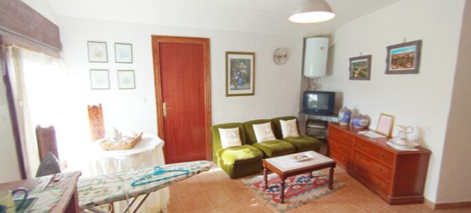 Hermosa casa con tremendo jardín en Rollamienta