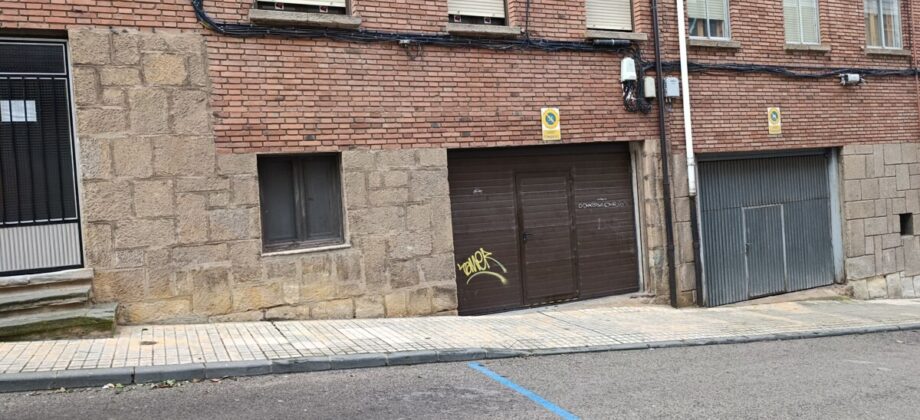 Local comercial con cochera y vado