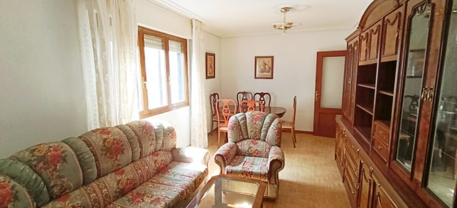 Con 88 m2., en calle Chancilleres, 2