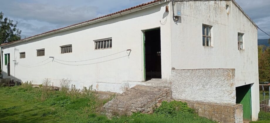 Albergue, nave, casa rural Albergue, nave, casa rural