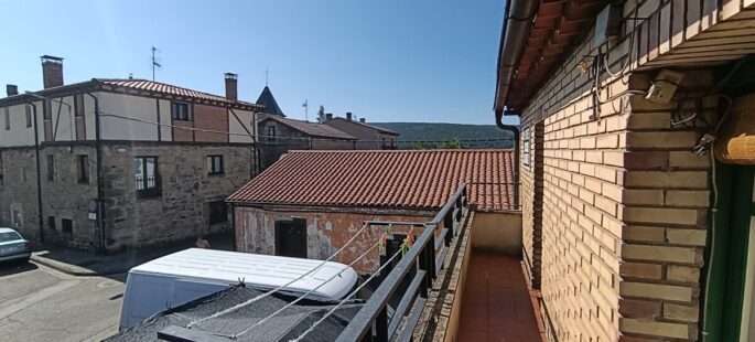 Casa y negocio, junto al ayuntamiento y la plaza mayor