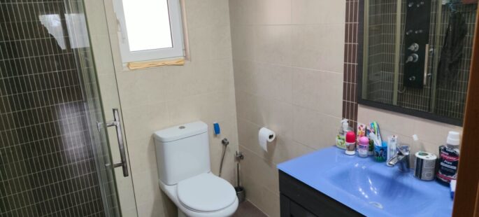 Casa con parcela de 530 m2 en Peroniel del Campo