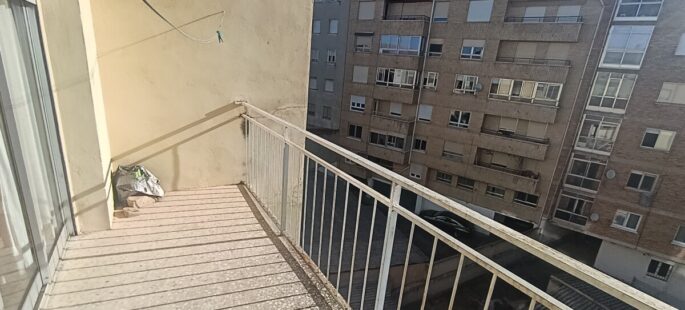 Soleado y céntrico, buen estado, amplio y confortable