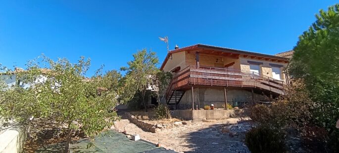 Casa con parcela de 530 m2 en Peroniel del Campo