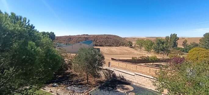 Casa con parcela de 530 m2 en Peroniel del Campo